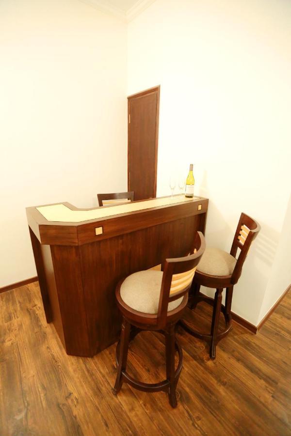 Hotel Meraden Grand Varanasi Exterior foto